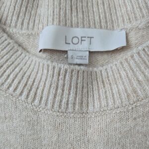 LOFT Women's Beige Crewneck Sweater.     Selling With GAP sweater. Both Oversize